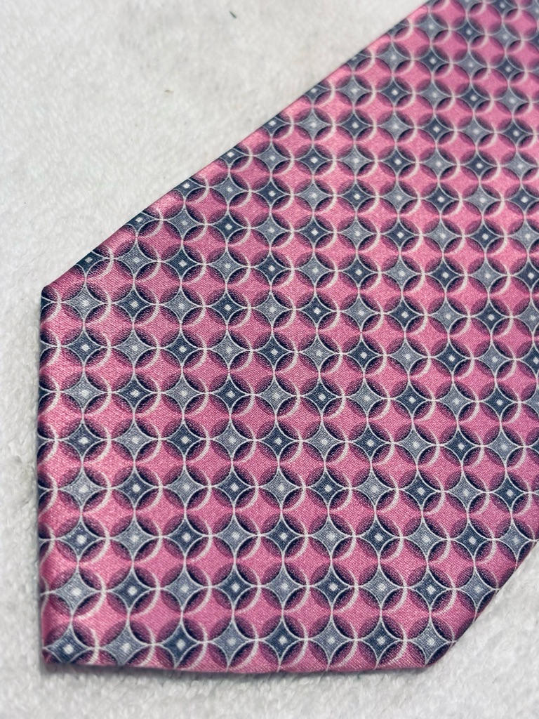 Brand New Stylish Tie By Perry Ellis Brand New Stylish Tie By Perry Ellis